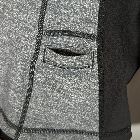 Lululemon Run: U-Turn Pullover Black & Grey Reversible Long Sleeve Sweater - Picture 8 of 9